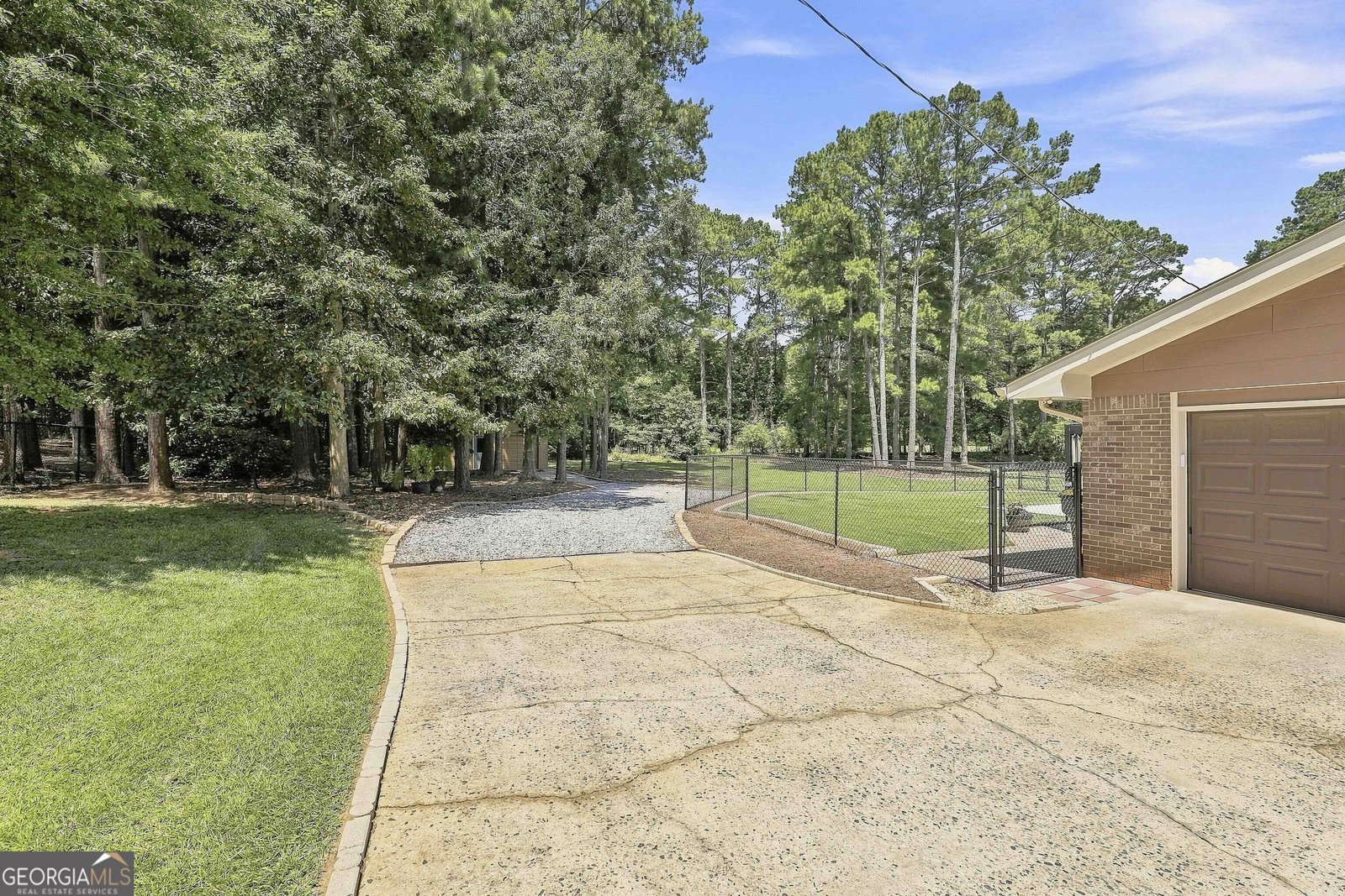 517 Avalon Drive Fayetteville - Photo 11