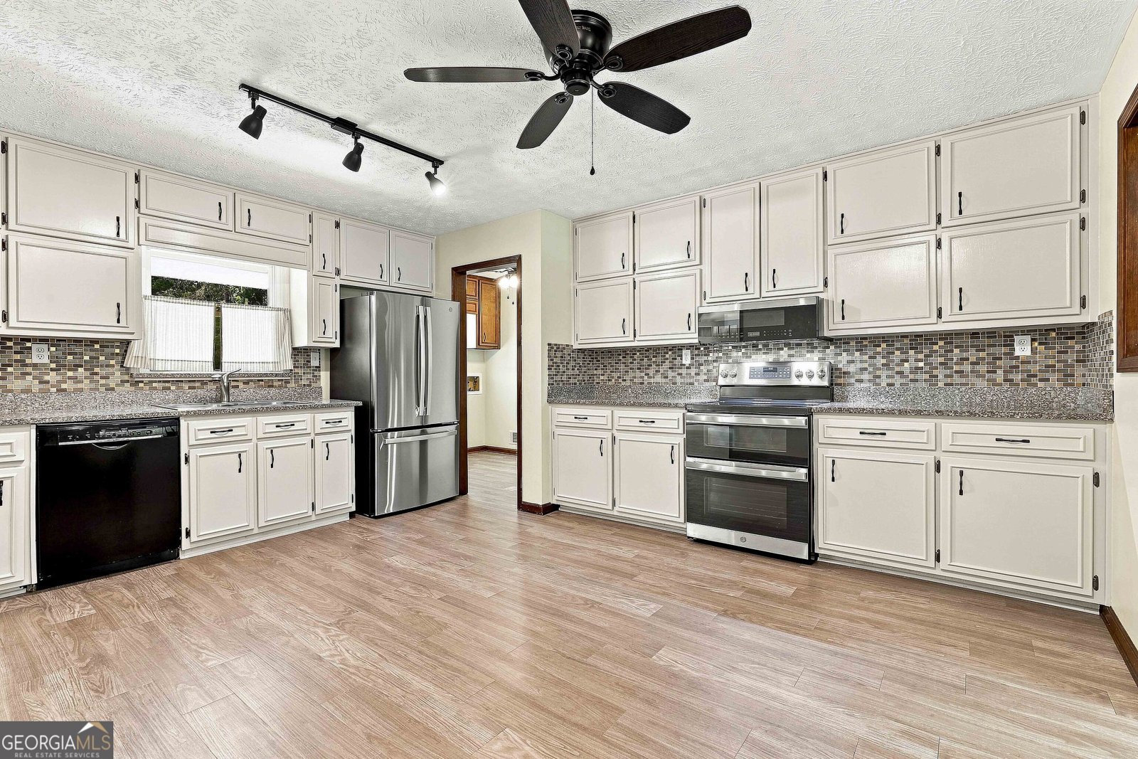 517 Avalon Drive Fayetteville - Photo 21