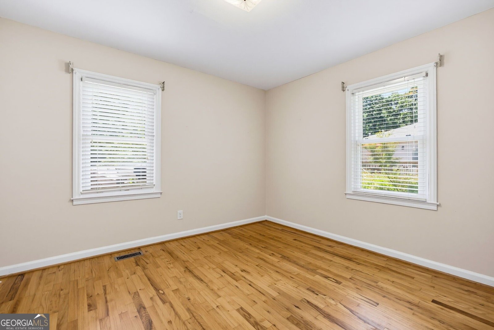 1024 Oakdale Drive Smyrna - Photo 16