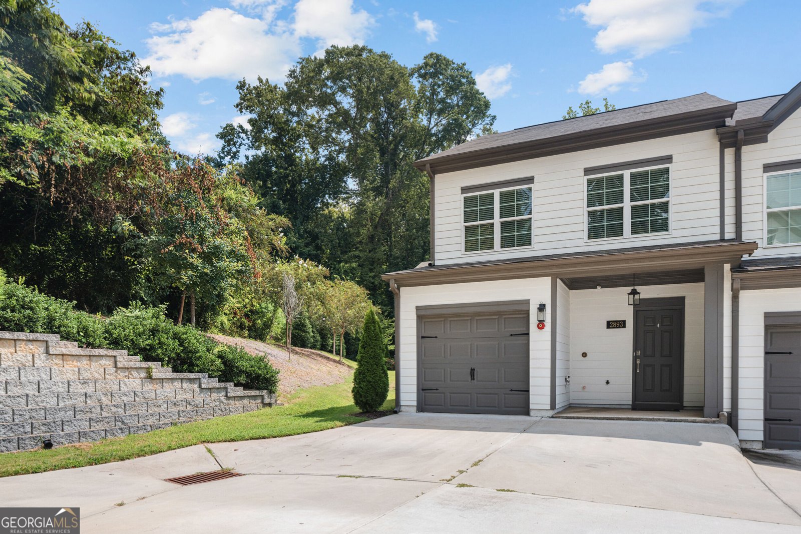 2893 Royal Heights Drive Atlanta - main photo