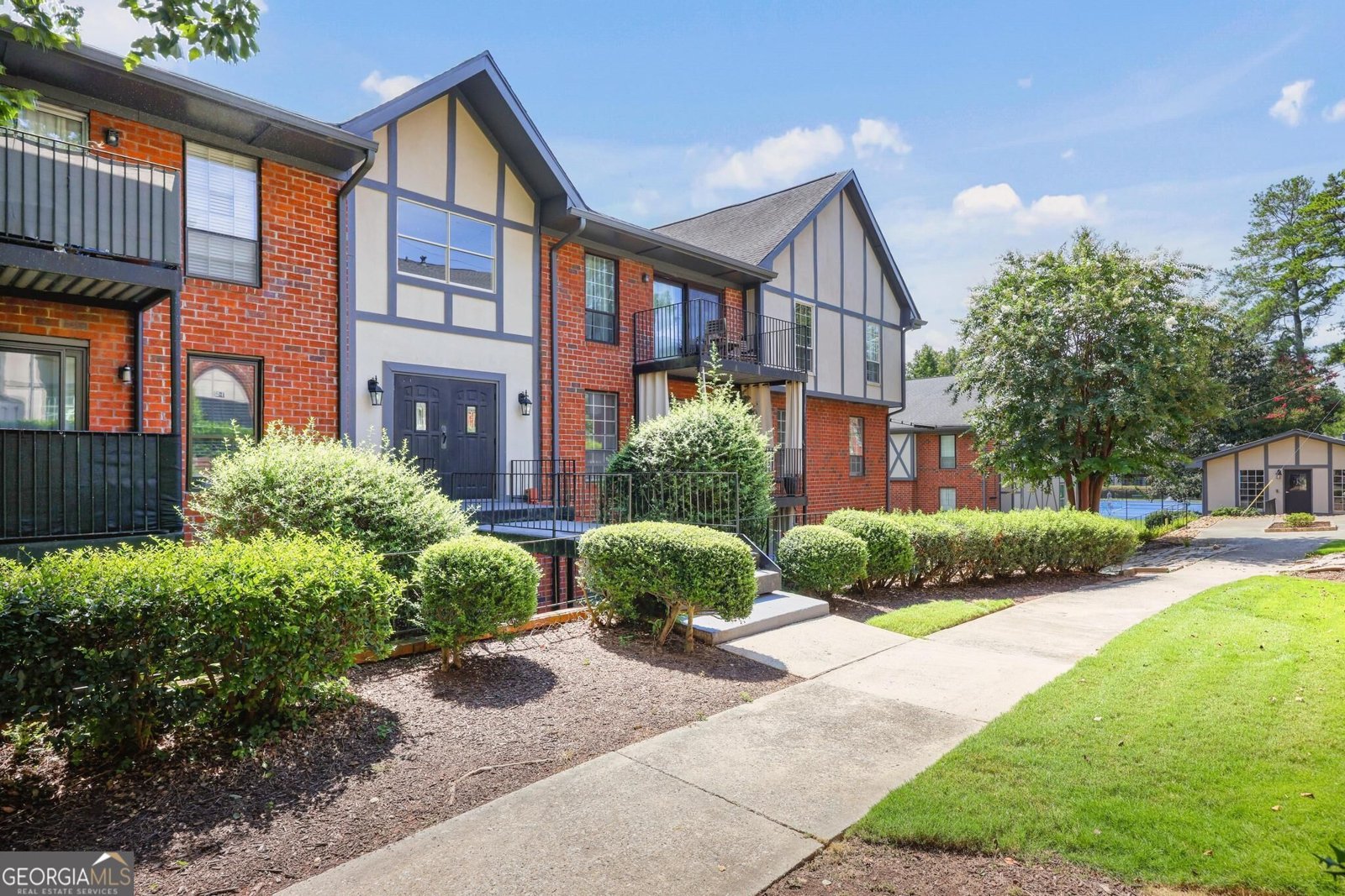 6851 Roswell Road Sandy Springs - main photo
