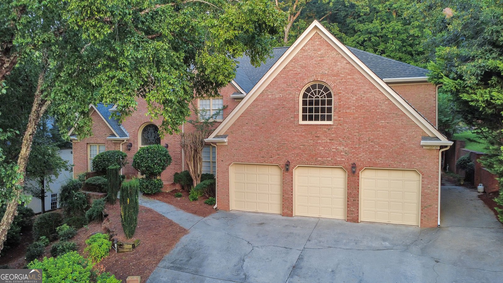 799 Oak Trail Drive Marietta - main photo