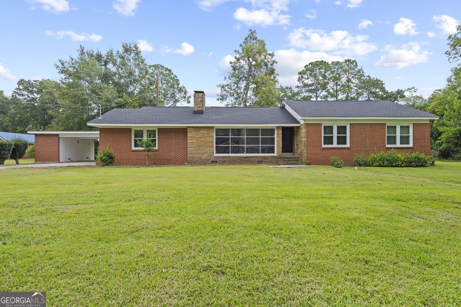 402 Westview Drive Fort Valley - main photo