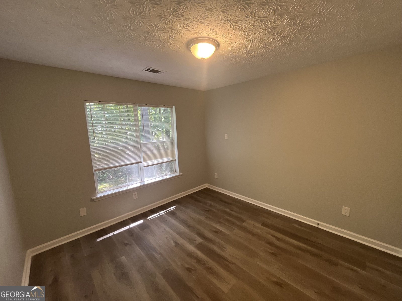 35 Creekview Court Covington - Photo 13