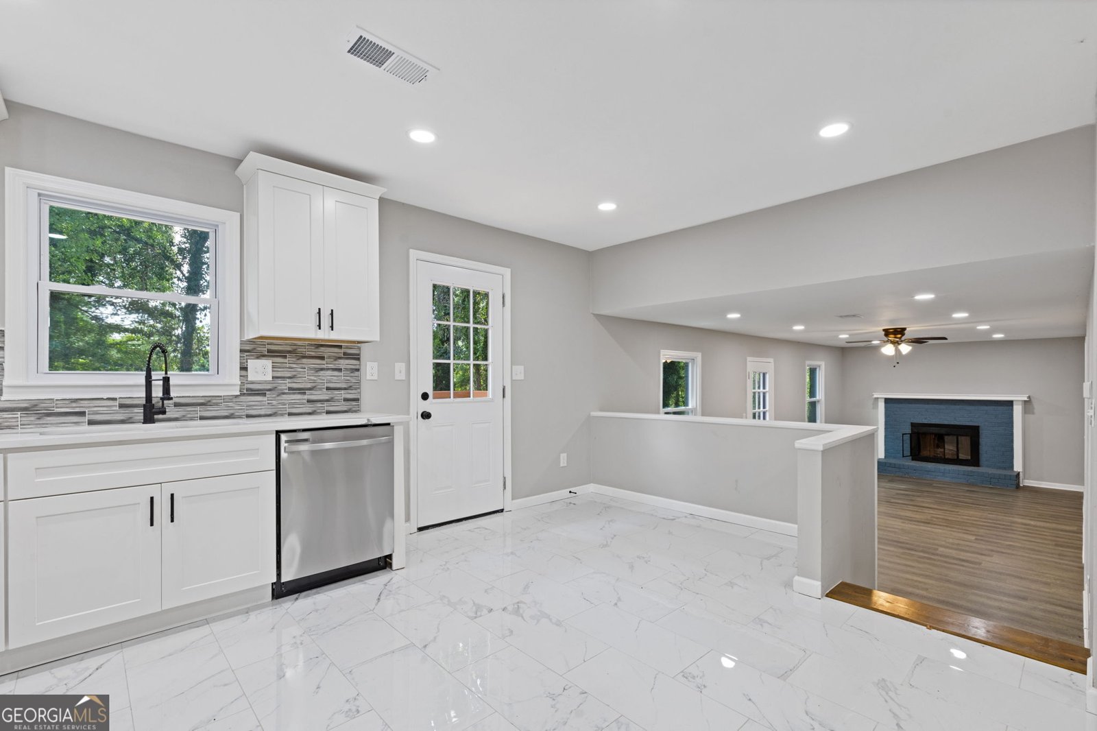 2176 Deer Trail Suwanee - Photo 7
