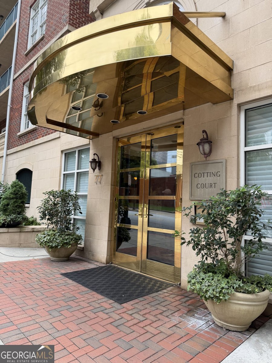 77 Peachtree Place Atlanta - main photo