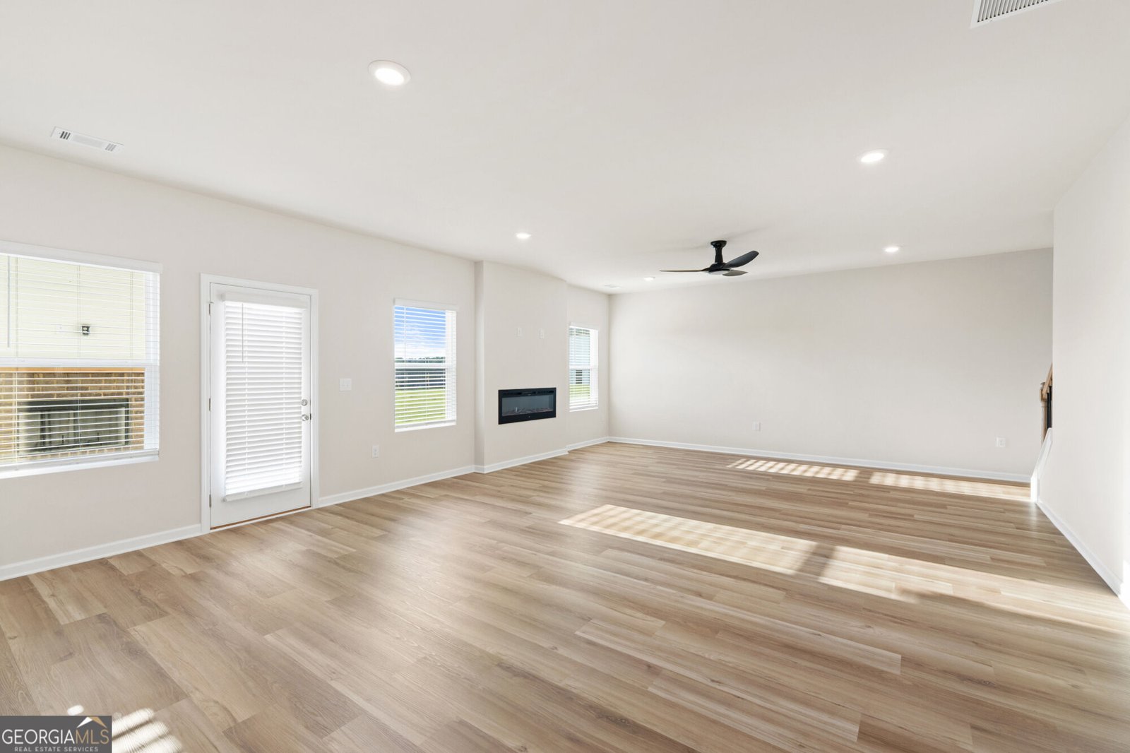 1184 DICKENS Road Greensboro - Photo 8