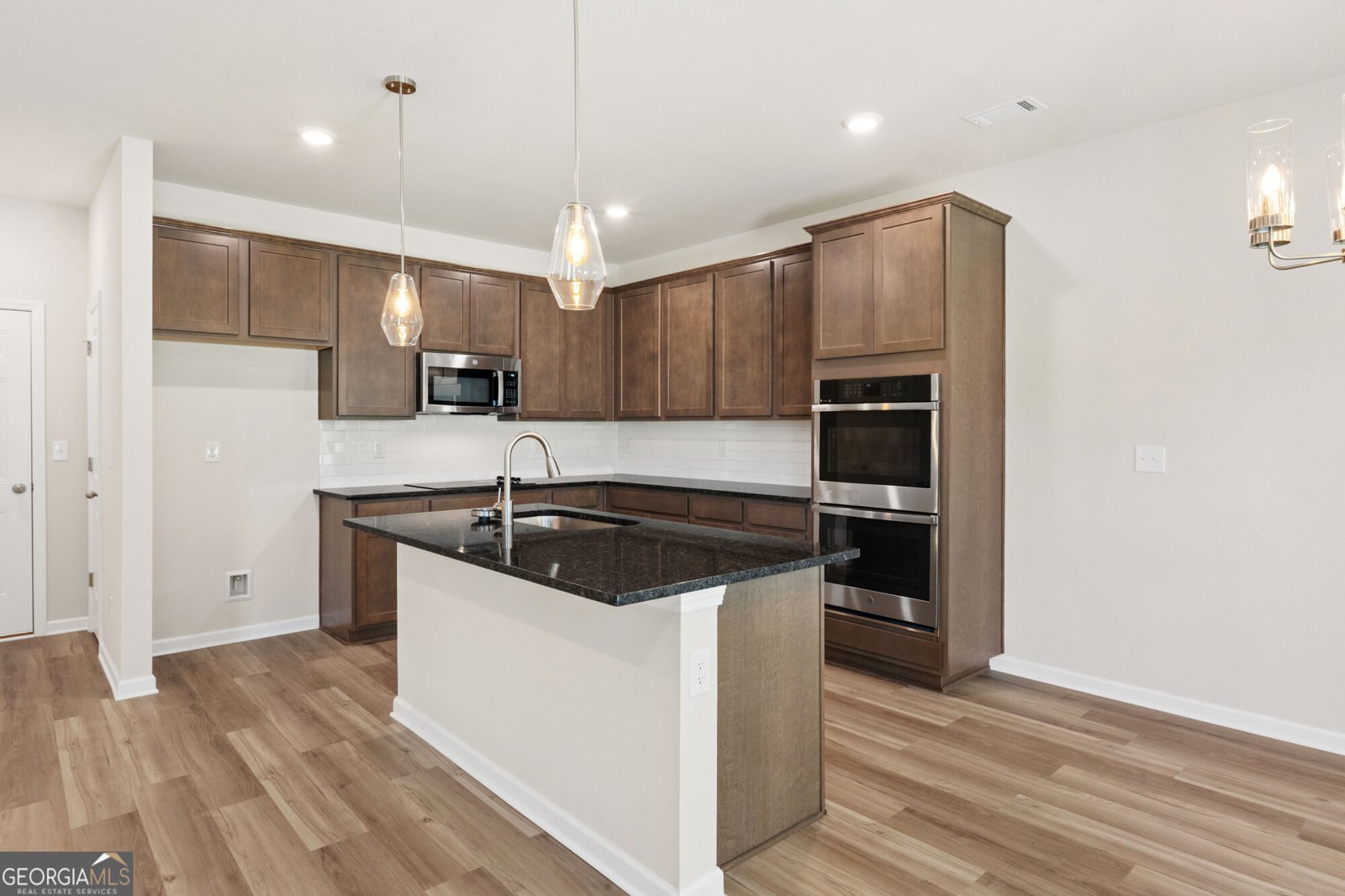 1189 DICKENS Road Greensboro - Photo 7