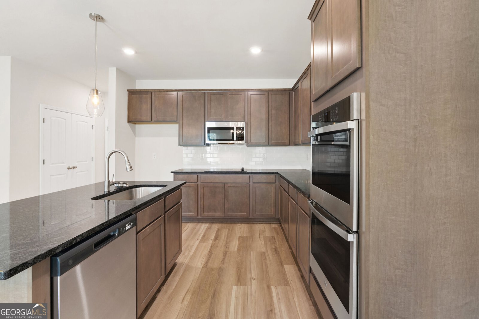 1189 DICKENS Road Greensboro - Photo 8