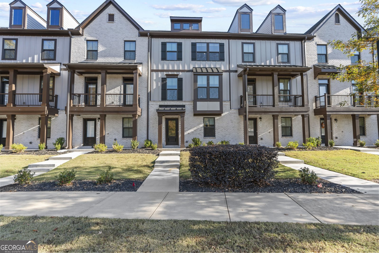 205 Climbing Ivy Circle Fayetteville - main photo