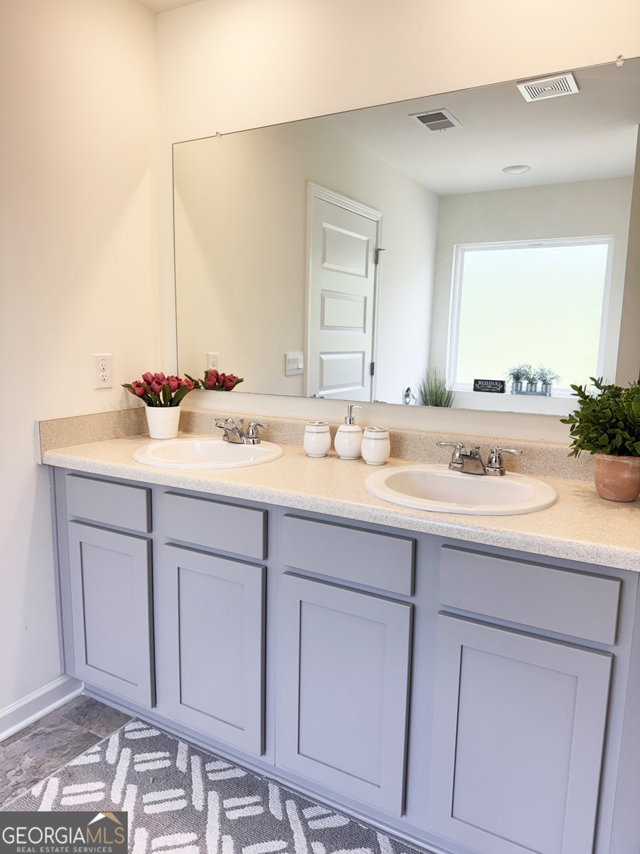 692 Whitman Lane Stockbridge - Photo 18