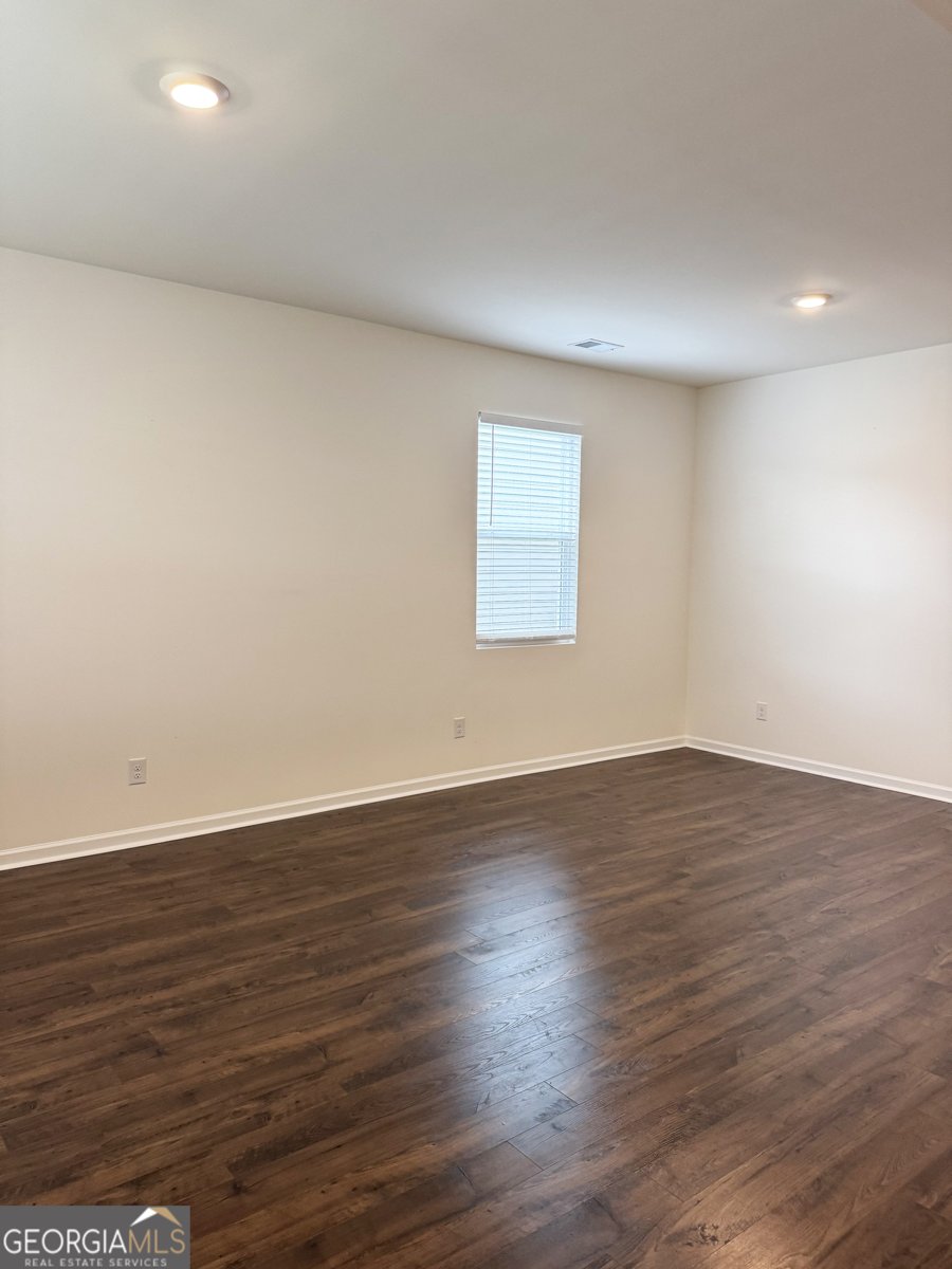 692 Whitman Lane Stockbridge - Photo 6