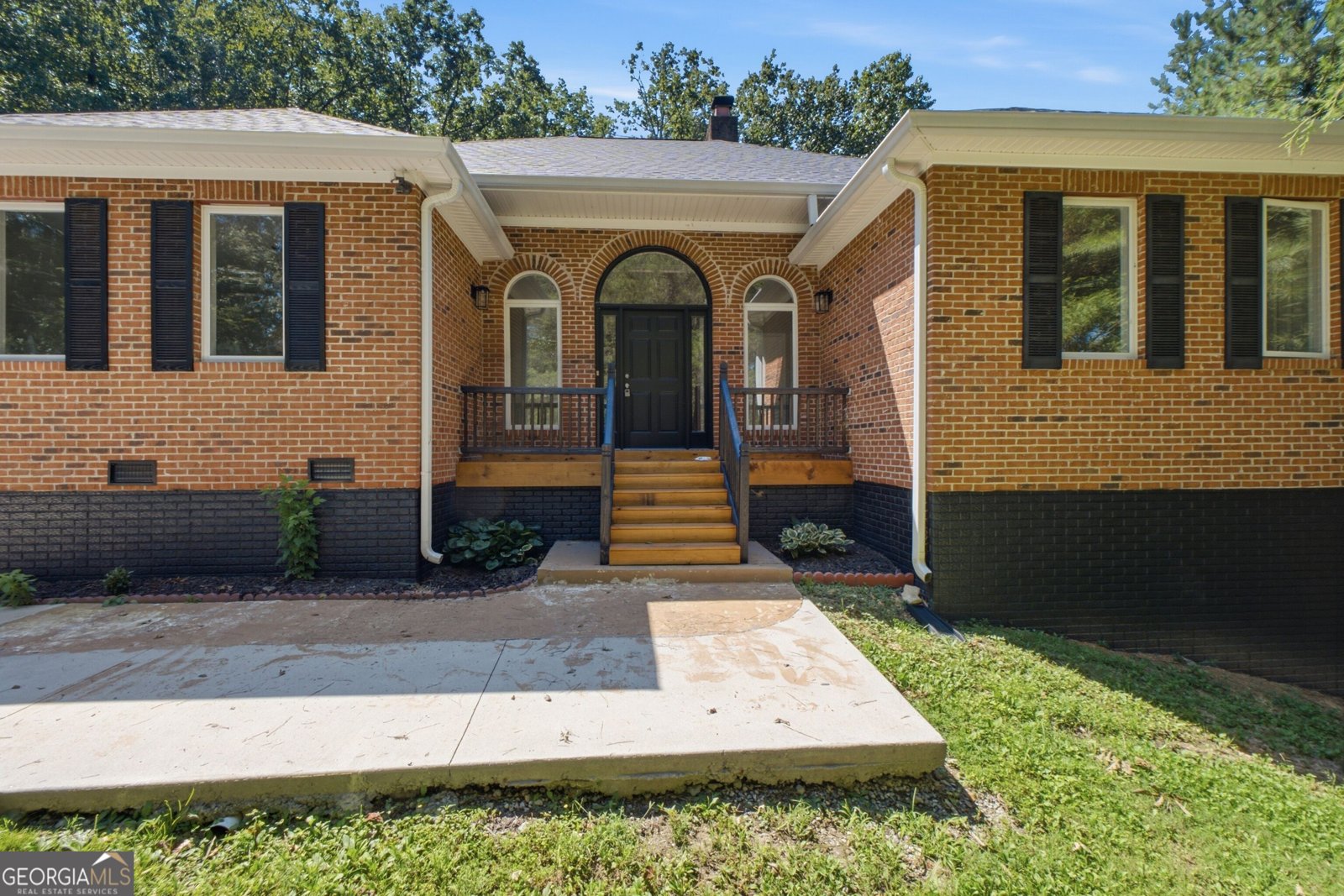 502 Shire Court Dalton - main photo