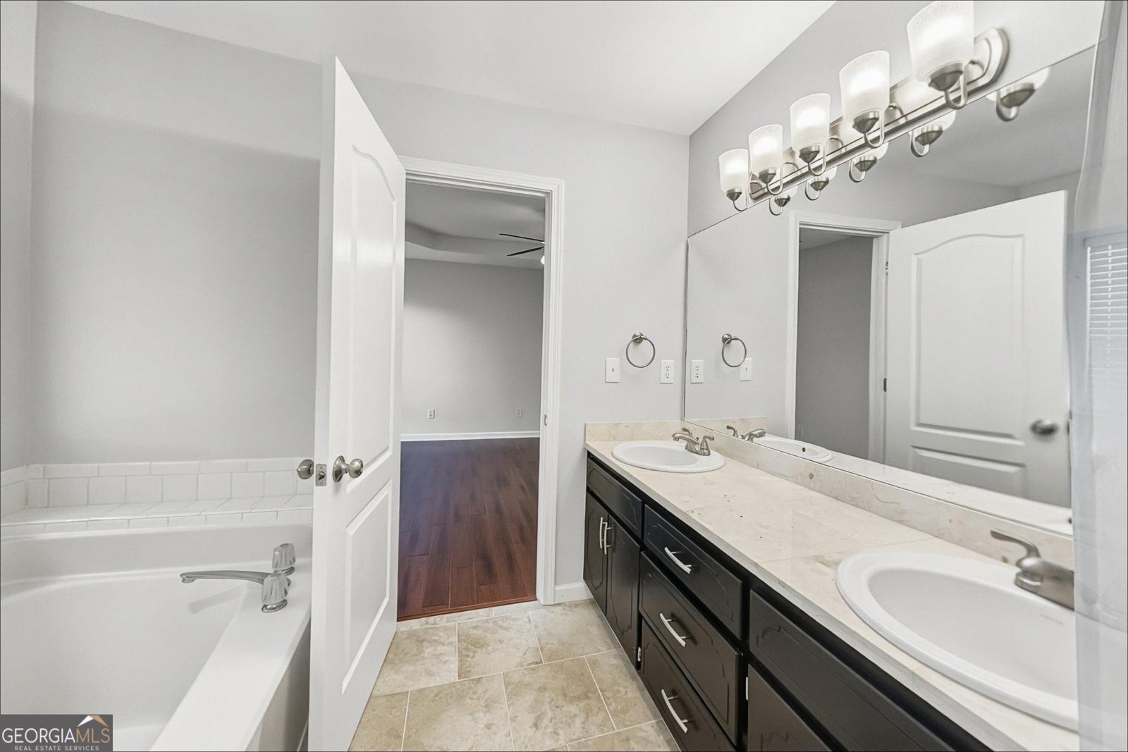 509 Horseshoe Circle Stockbridge - Photo 11