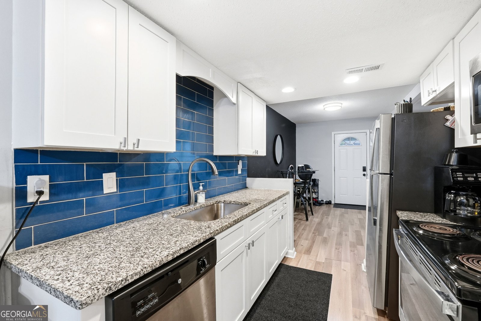 754 Garden View Drive Stone Mountain - Photo 11