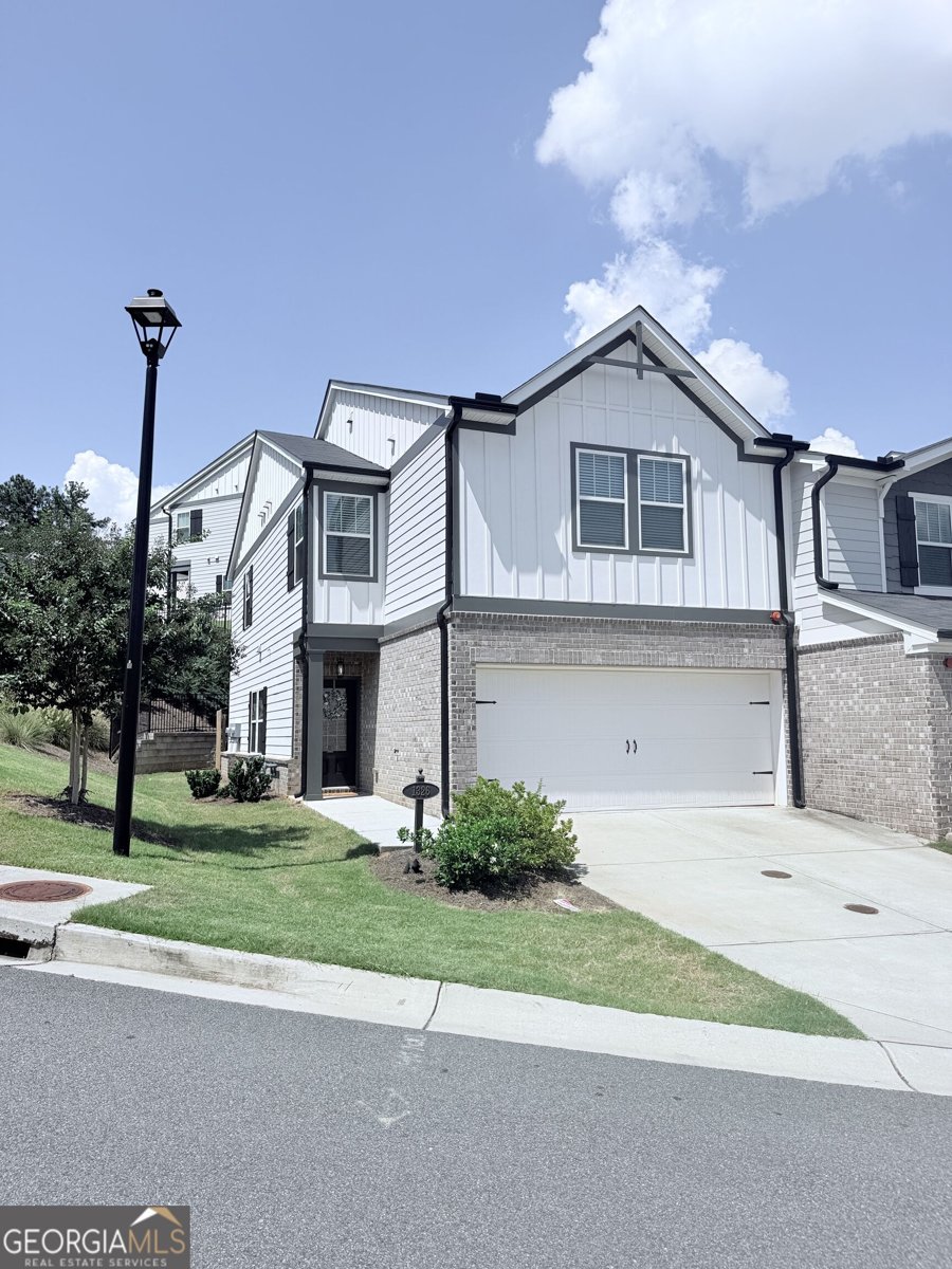 1326 Vayda Court Marietta - main photo