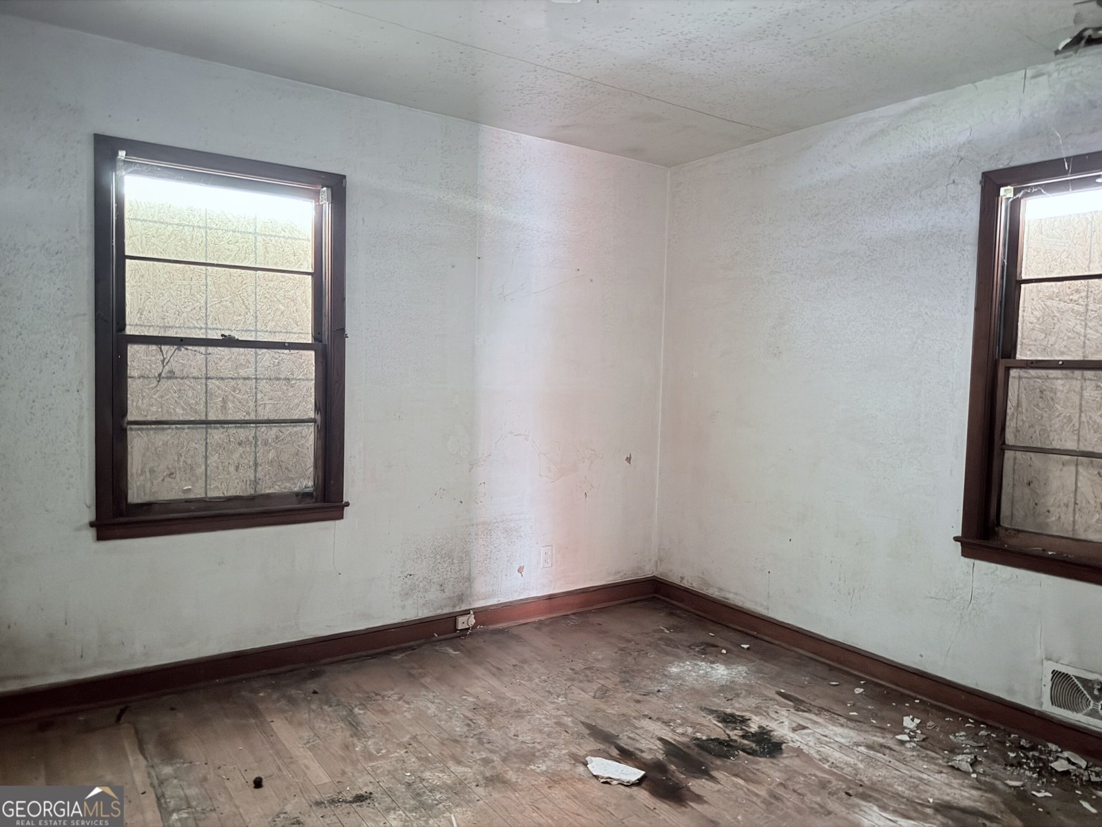 2879 Rockwood Road East Point - Photo 6