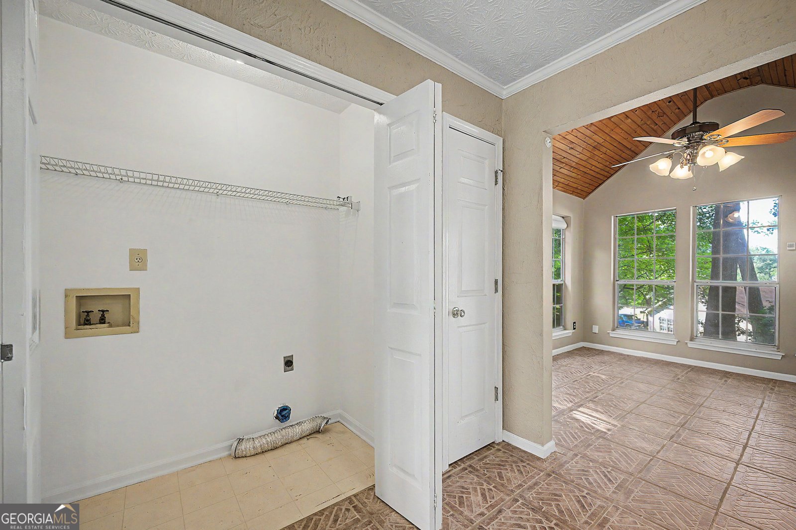 204 Spring Circle Stockbridge - Photo 10