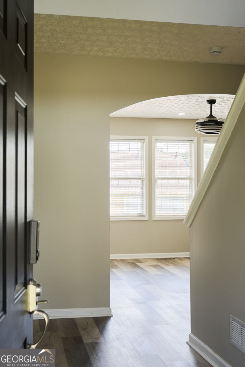 311 Park Creek Ridge Woodstock - Photo 8