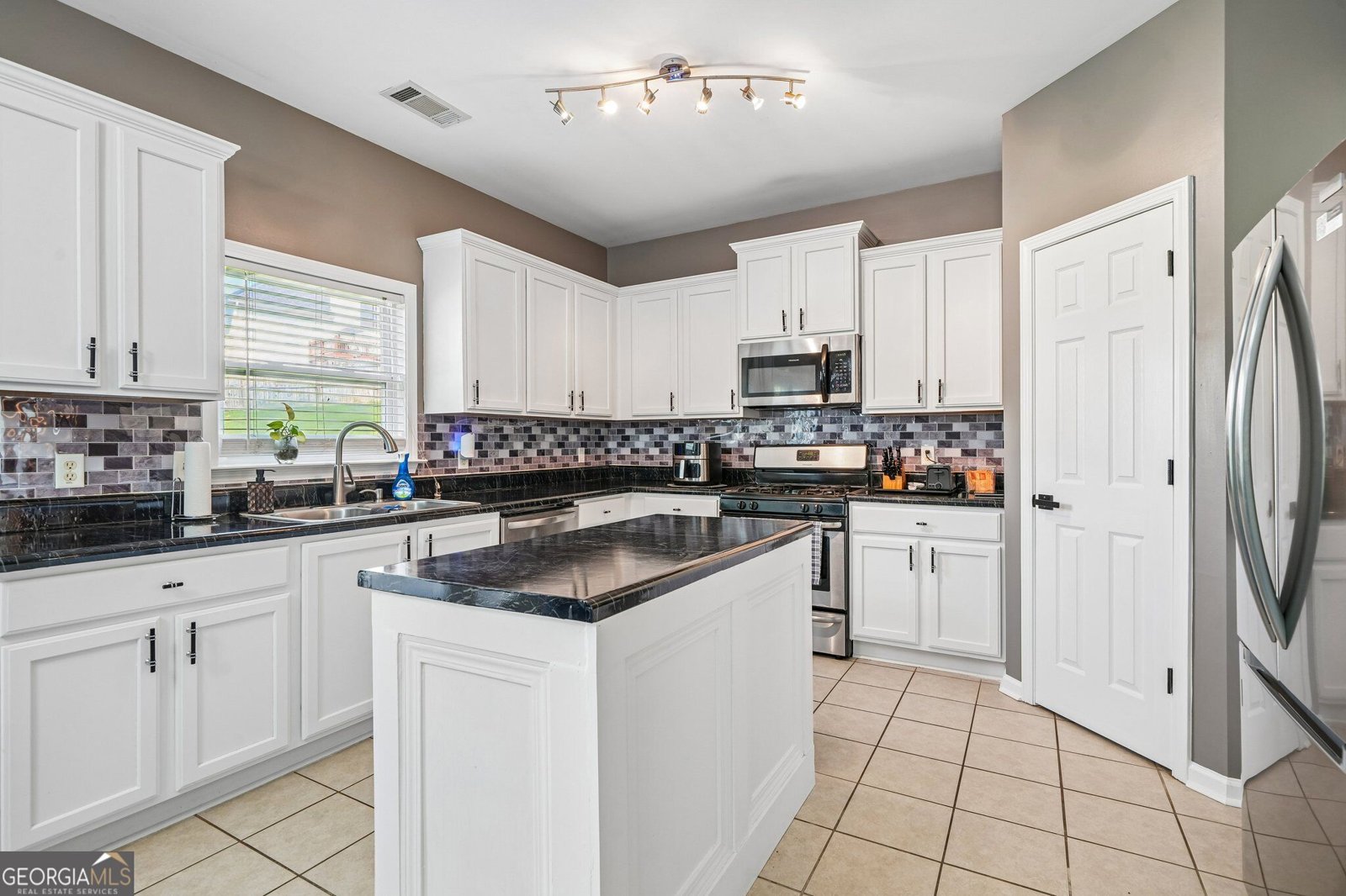105 Sagebrush Trail Covington - Photo 7