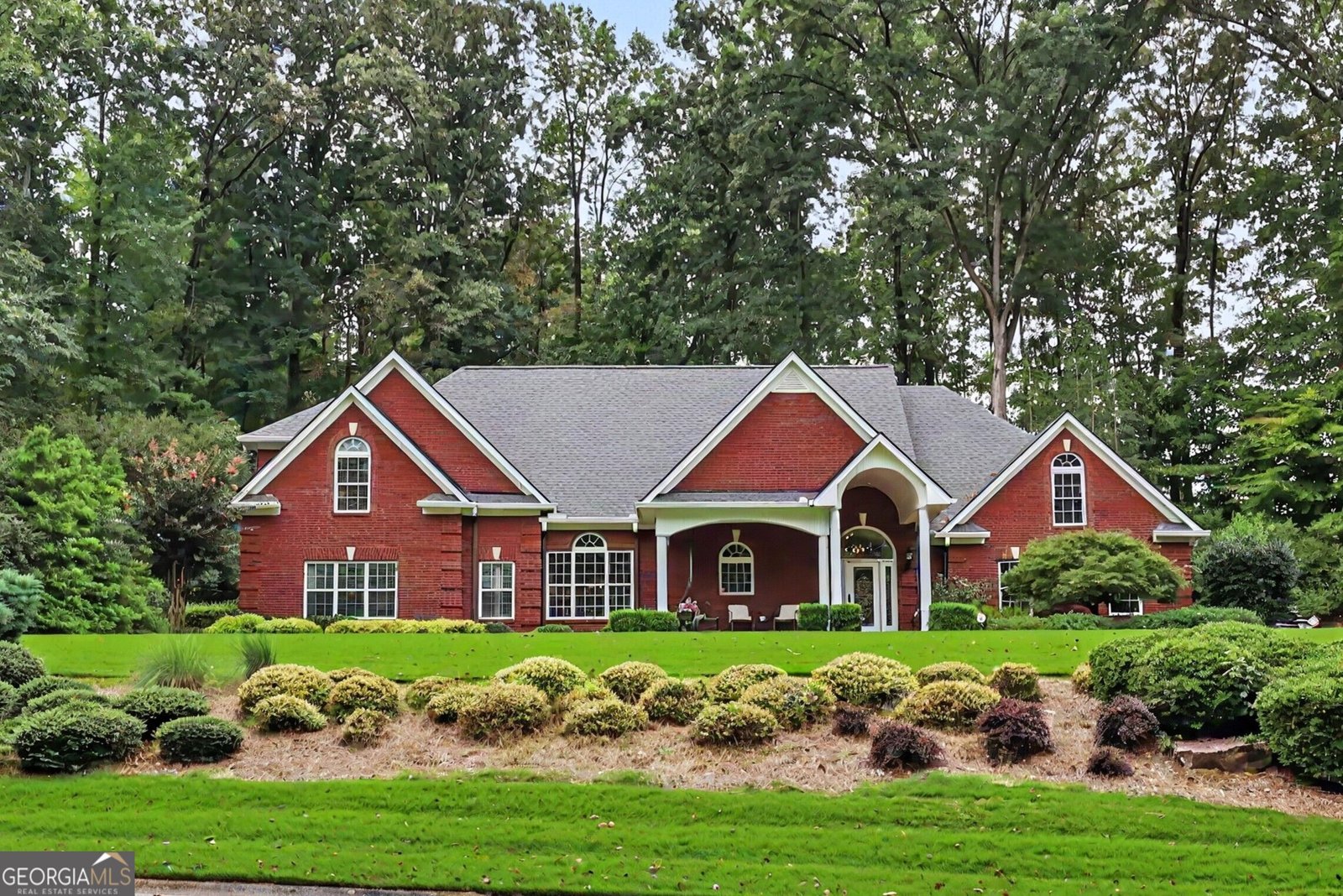 272 Glen Lake Drive Hoschton - main photo
