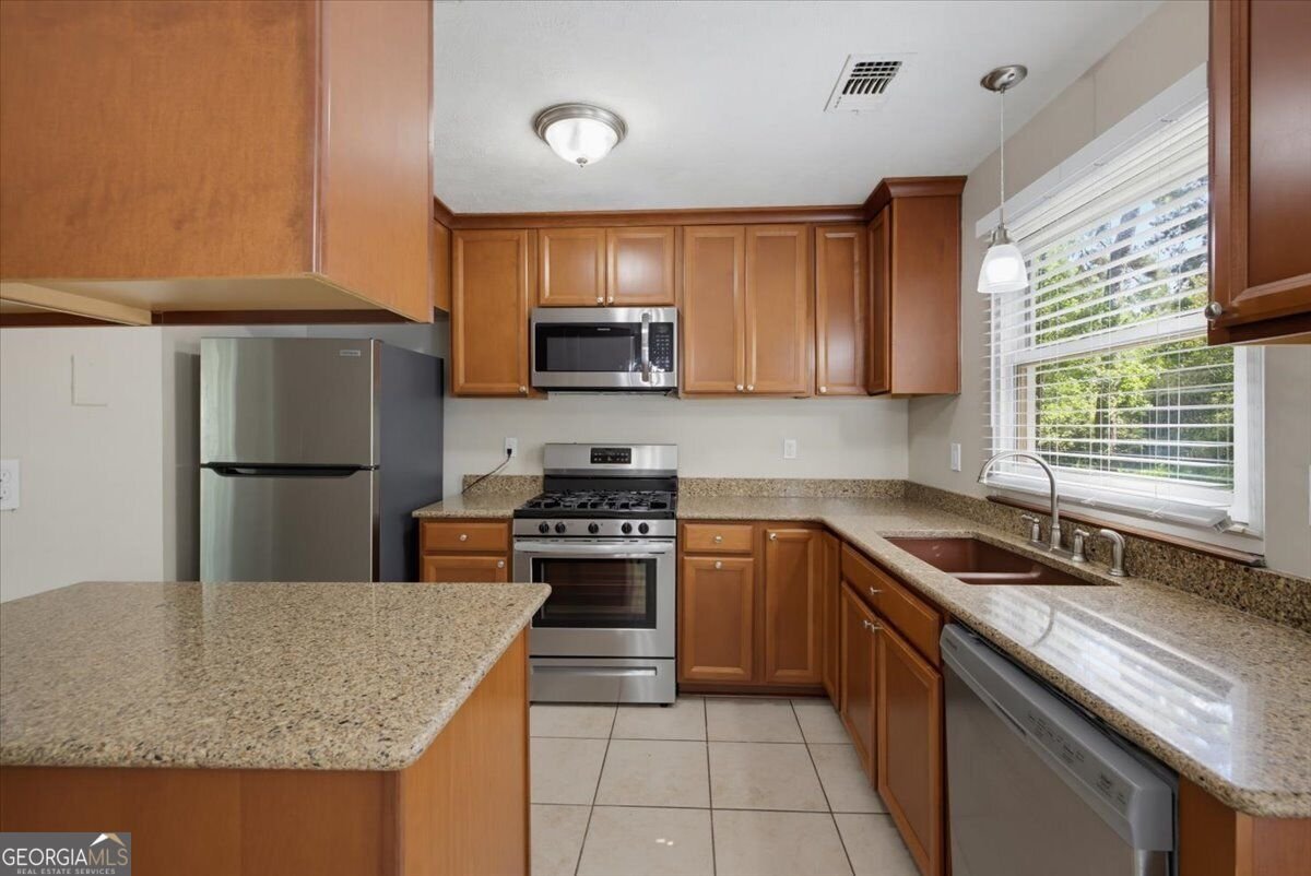 429 Sherwood Circle Stone Mountain - Photo 10