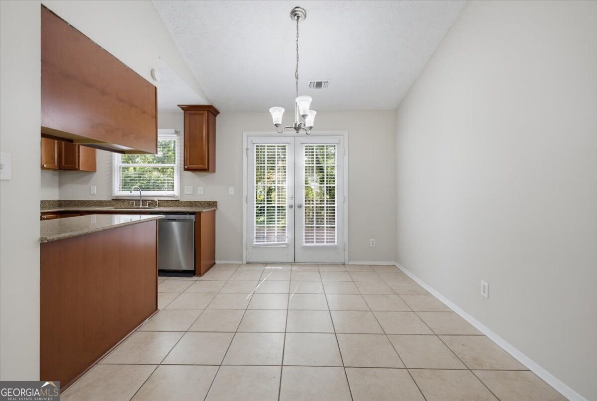 429 Sherwood Circle Stone Mountain - Photo 8
