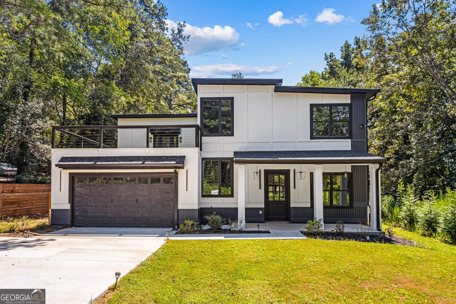 6465 Yacht Club Road Flowery Branch - main photo