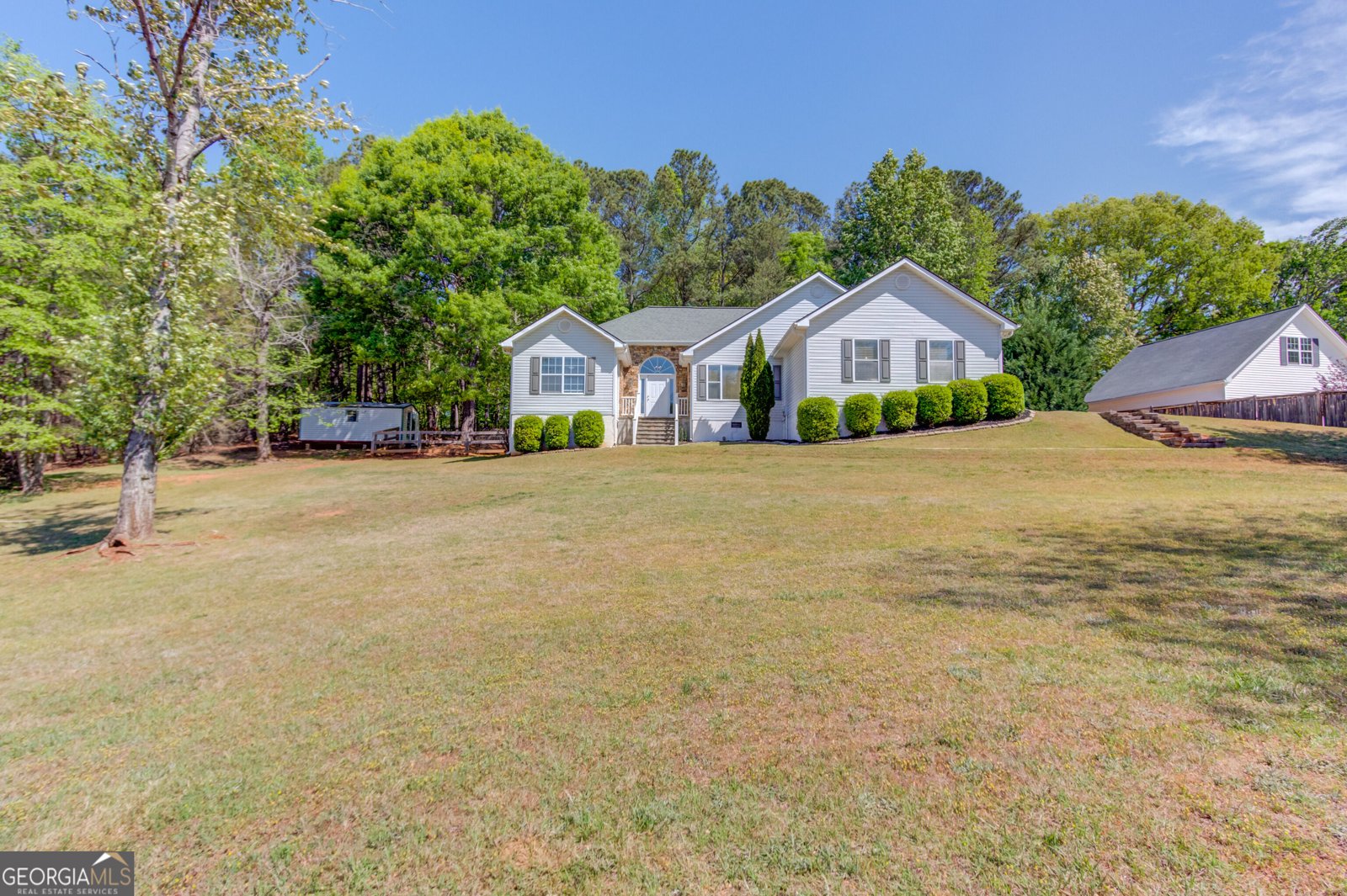 3314 Banks Mountain Drive Gainesville - main photo