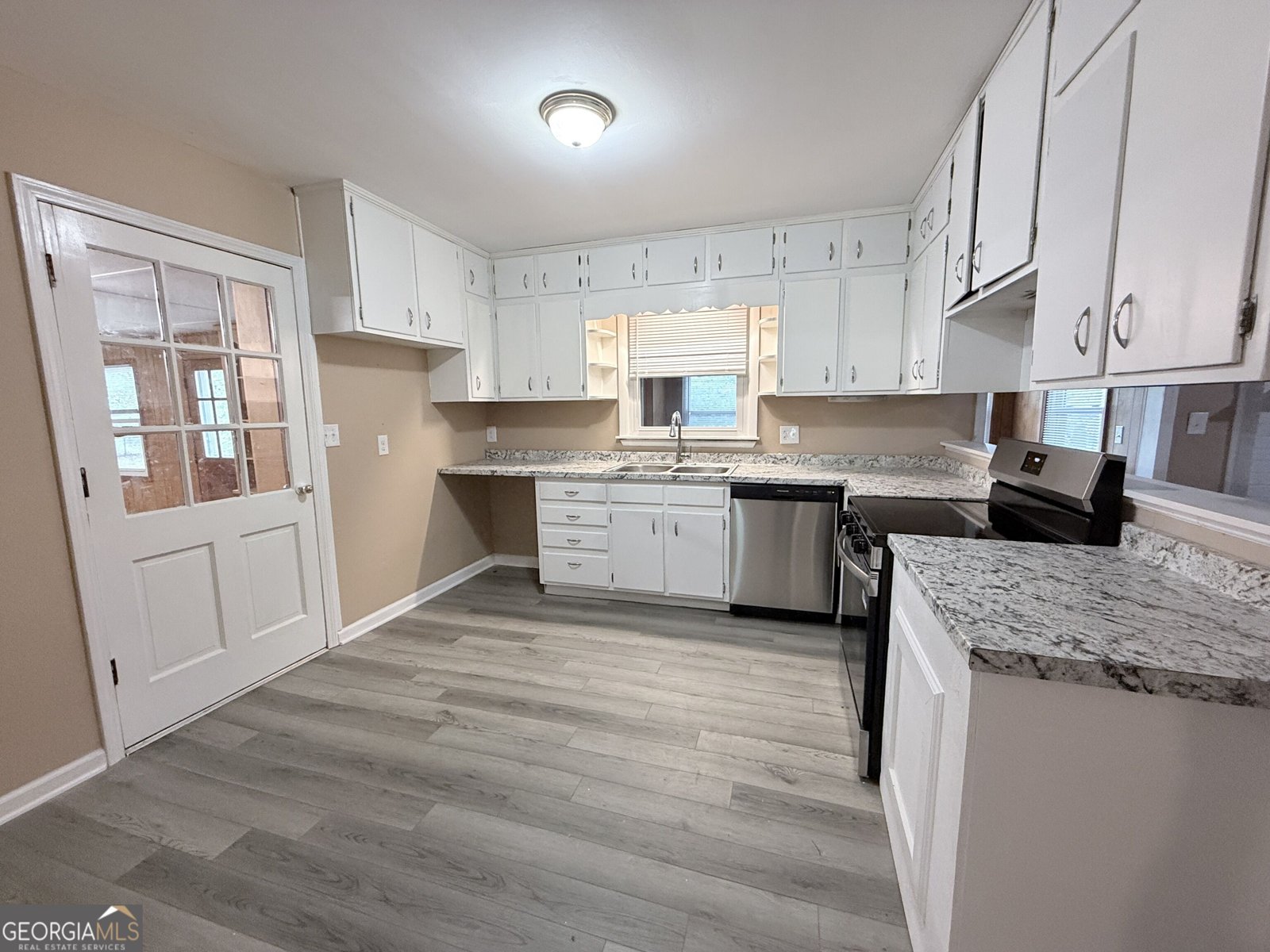 1571 Ebenezer Road Conyers - Photo 9
