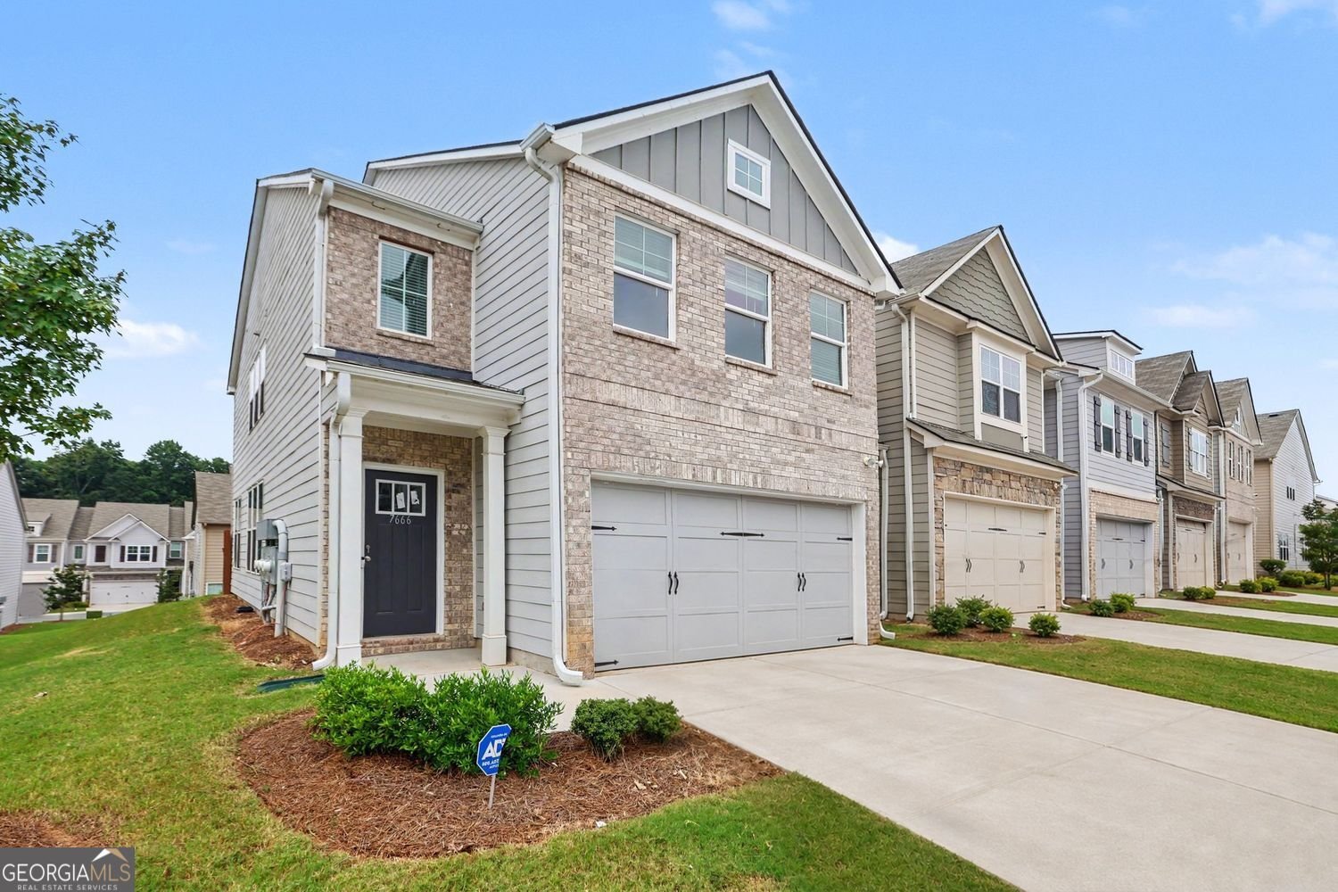 7666 Squire Court Fairburn - main photo