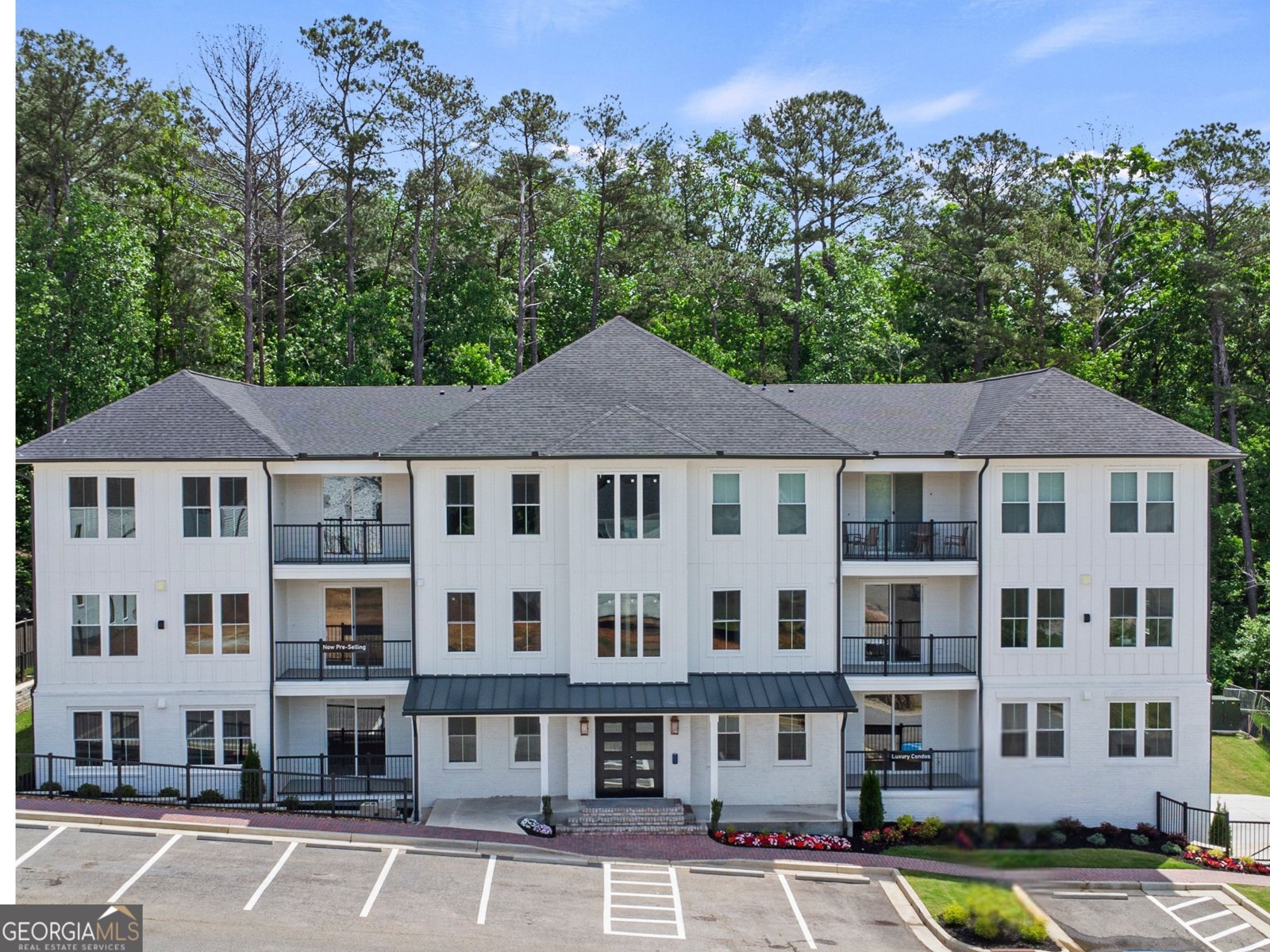 1050 Blair Lane Peachtree city - main photo