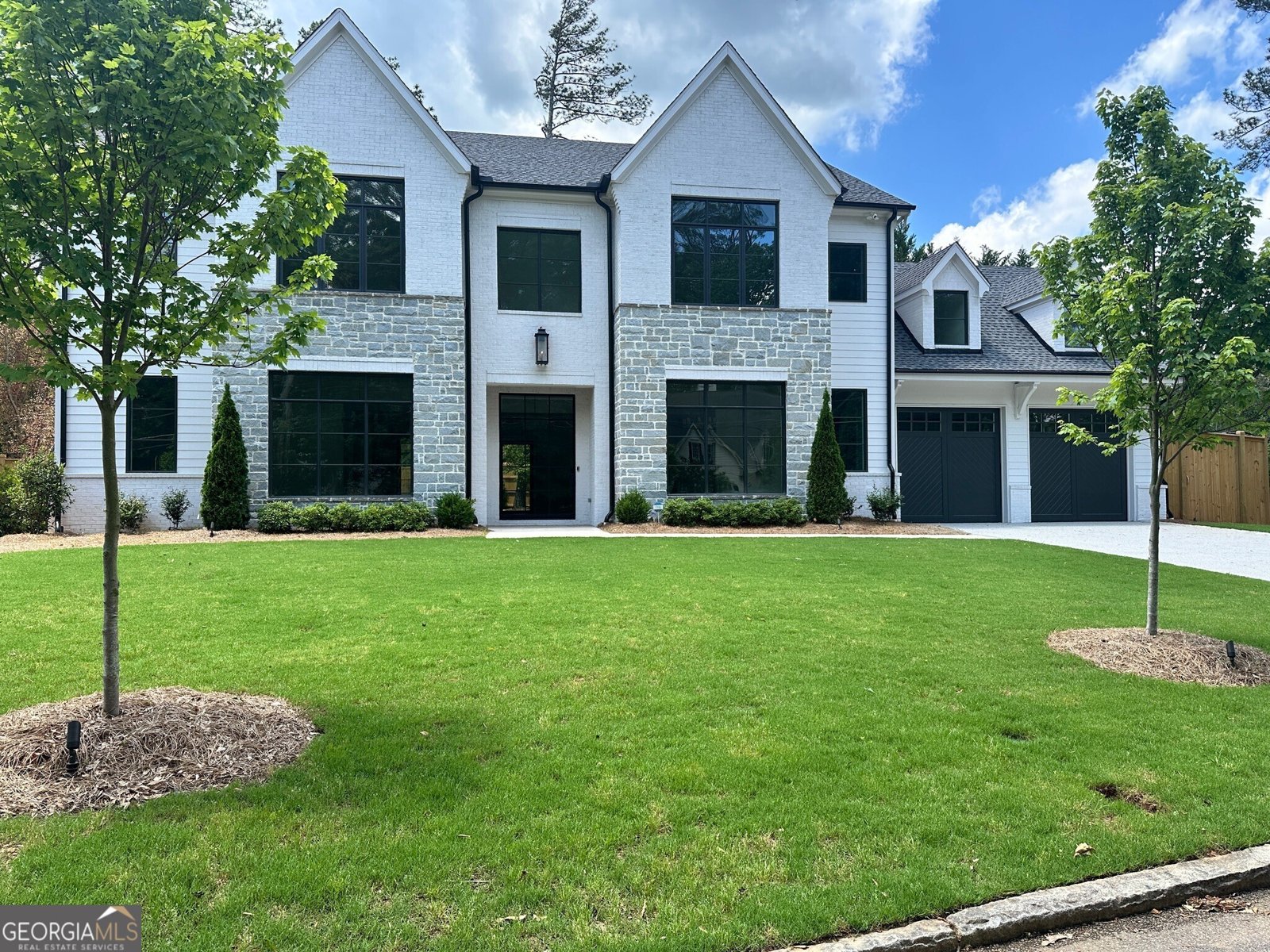 4550 Jolyn Place Sandy Springs - main photo