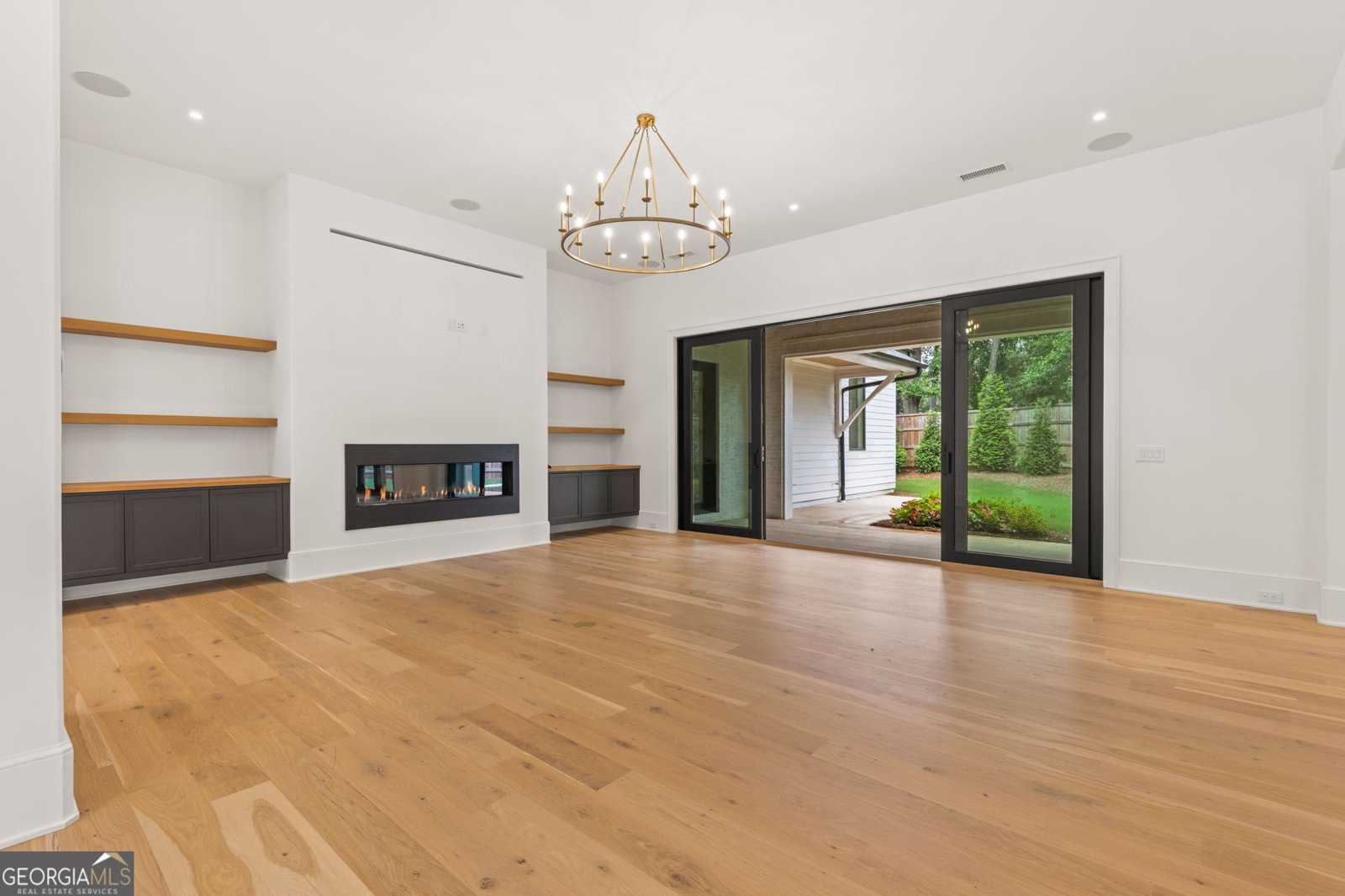 4550 Jolyn Place Sandy Springs - Photo 13