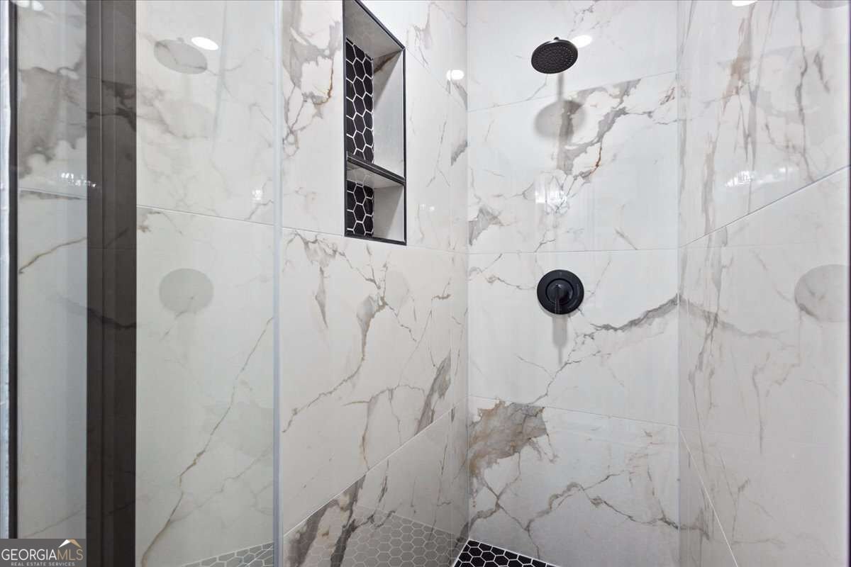 394 Burr Oak Court Lawrenceville - Photo 33