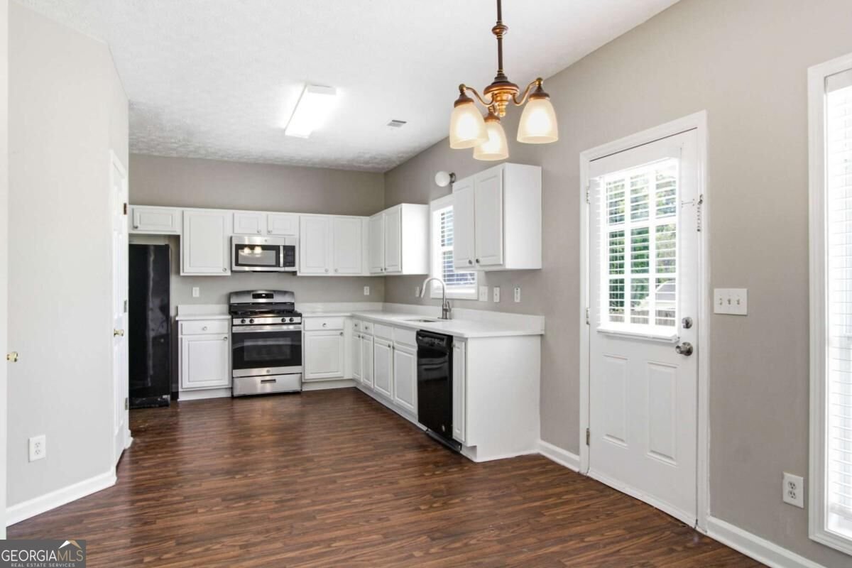 4387 Wheaton Way Snellville - Photo 7