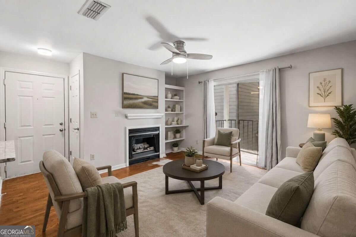 305 Granville Court Atlanta - main photo