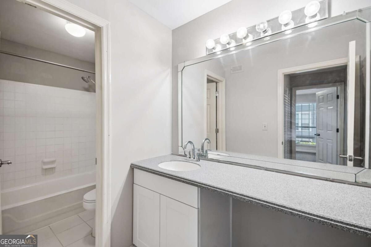 305 Granville Court Atlanta - Photo 12