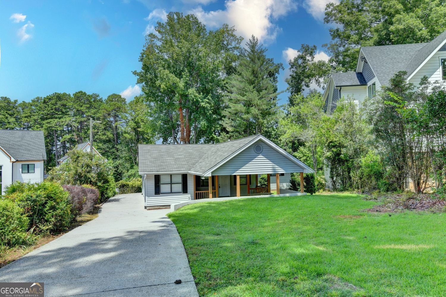 7470 Fields Drive Cumming - main photo