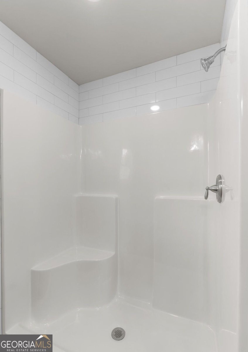 175 Pine St Woodbury - Photo 11