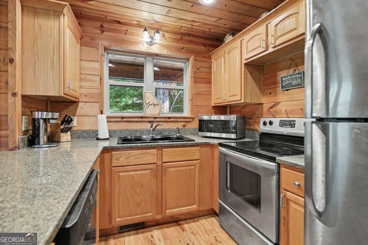 482 High Street Young Harris - Photo 10