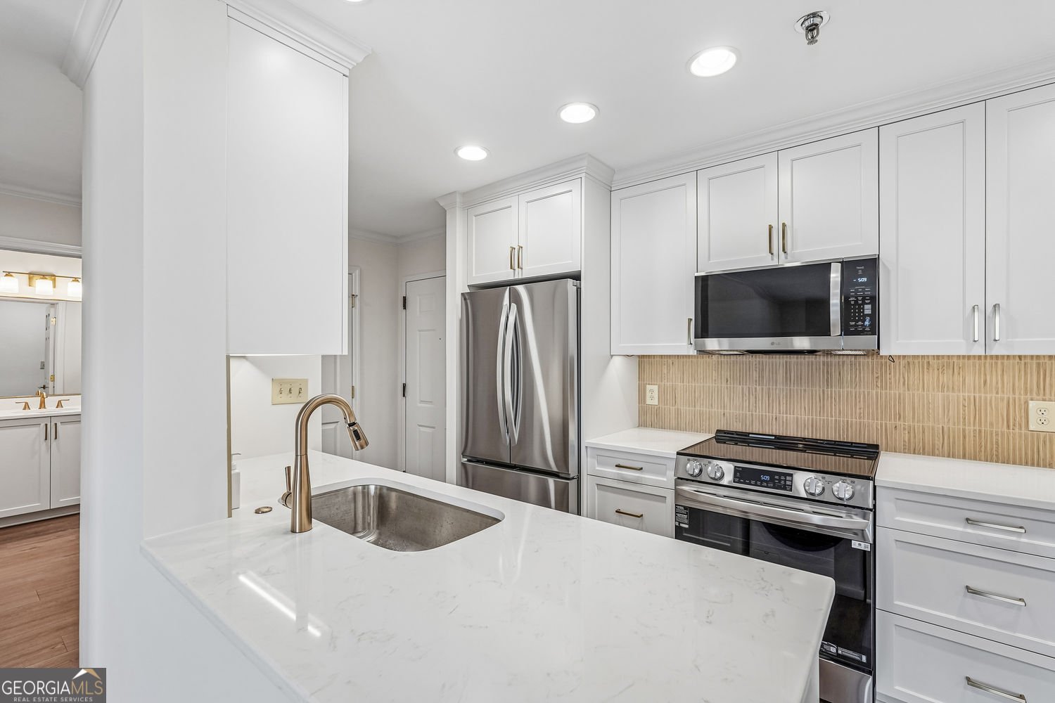 300 Johnson Ferry Rd, Road Sandy Springs - main photo
