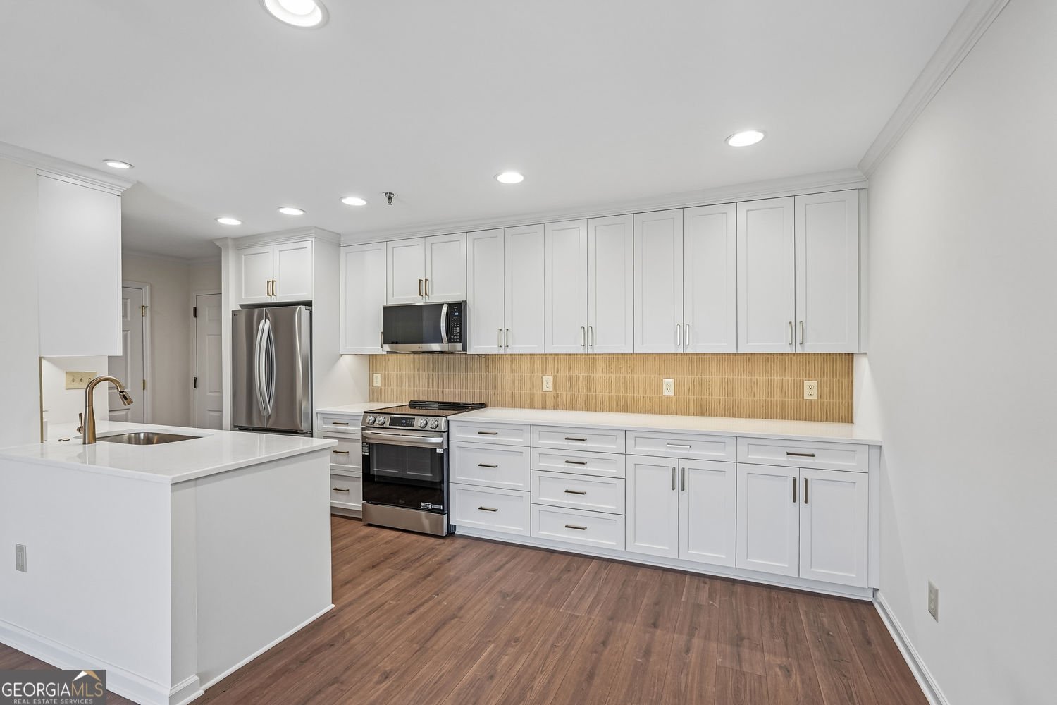 300 Johnson Ferry Rd, Road Sandy Springs - Photo 6