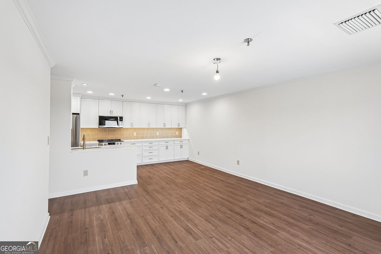 300 Johnson Ferry Rd, Road Sandy Springs - Photo 7