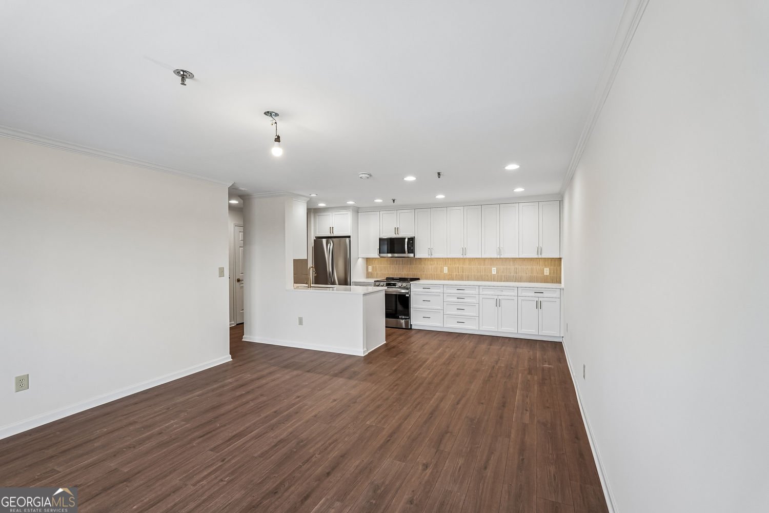 300 Johnson Ferry Rd, Road Sandy Springs - Photo 8