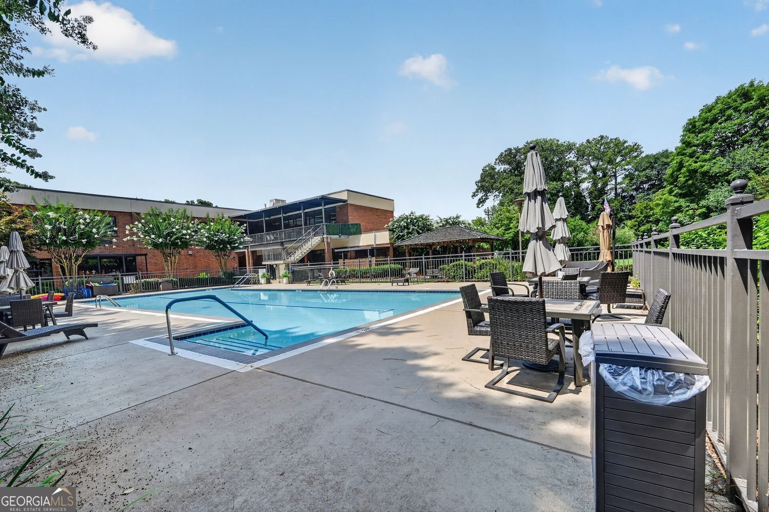 300 Johnson Ferry Rd, Road Sandy Springs - Photo 24
