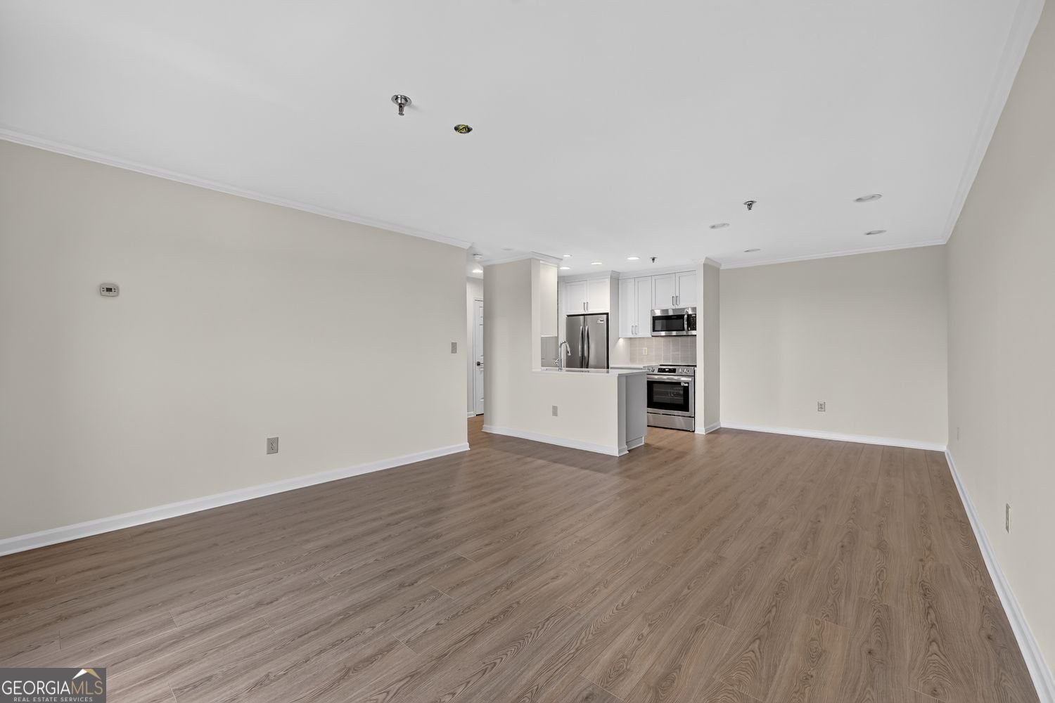 300 Johnson Ferry Rd, Road Sandy Springs - Photo 7
