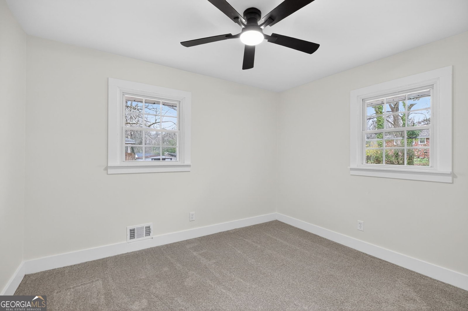 926 Green Valley Road Mableton - Photo 17