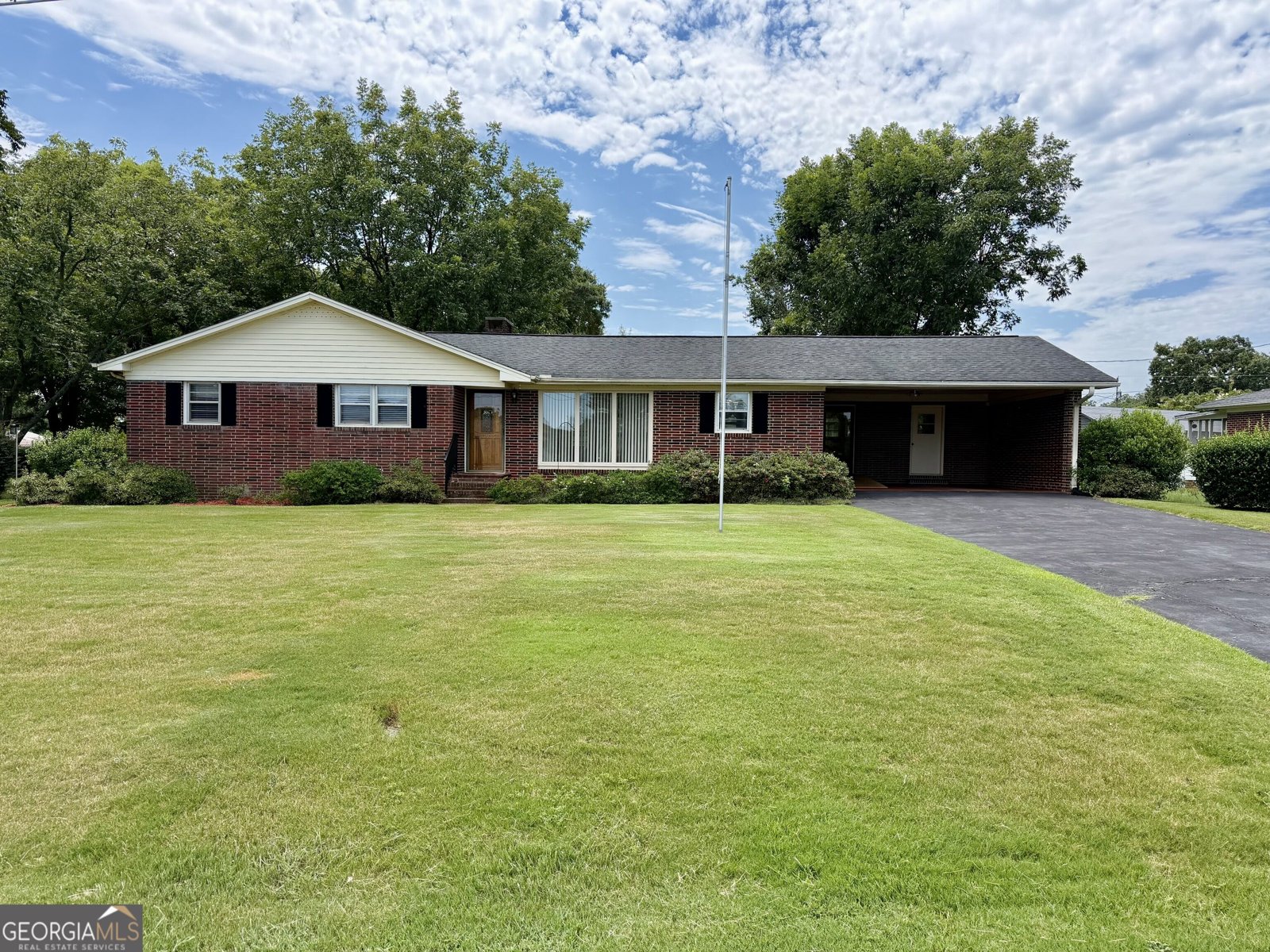 95 Race Street Hartwell - main photo