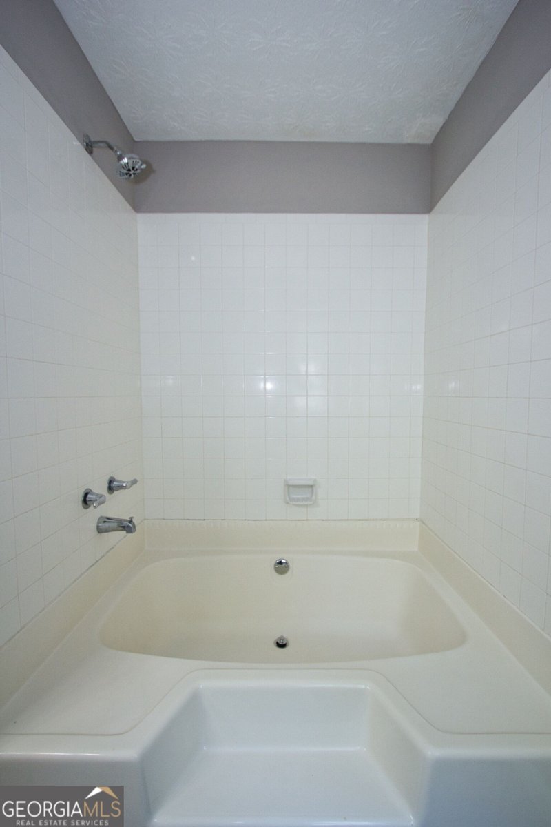 4685 Barnes Court Loganville - Photo 13